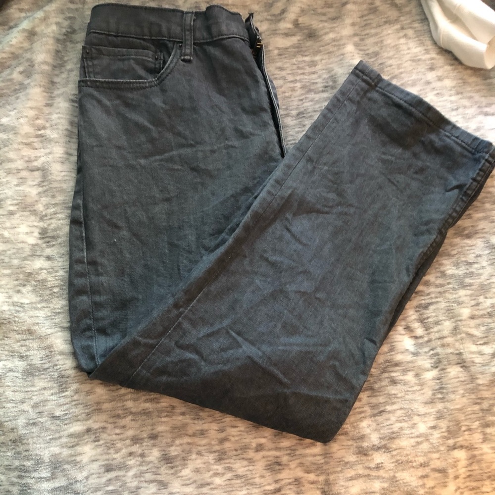 Dark gray Levi’s jeans